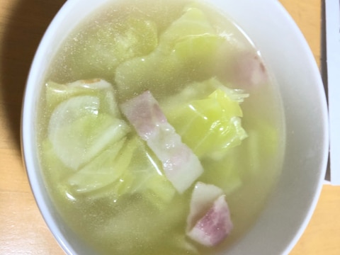 新玉ねぎ、キャベツを使った中華スープ
